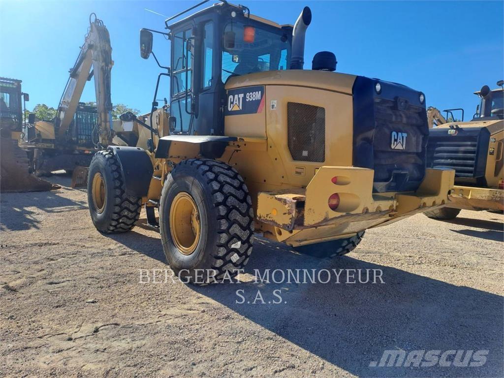 CAT 938M Kolesni nakladalci