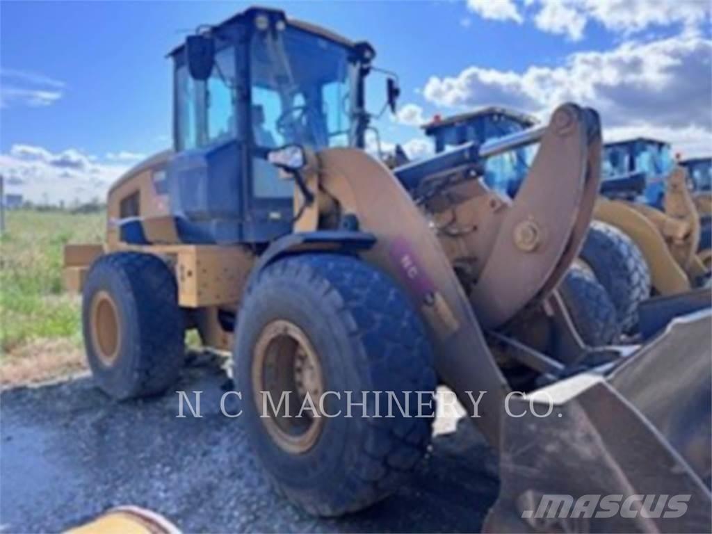 CAT 938M Kolesni nakladalci