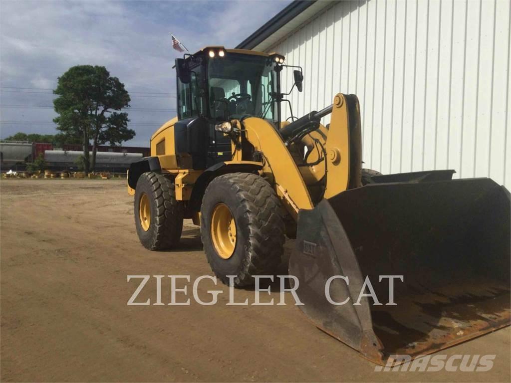 CAT 938M Kolesni nakladalci