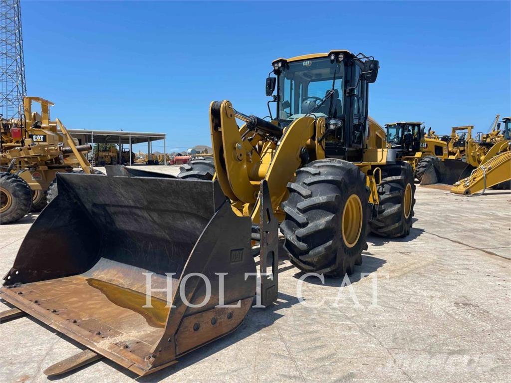 CAT 938M Kolesni nakladalci