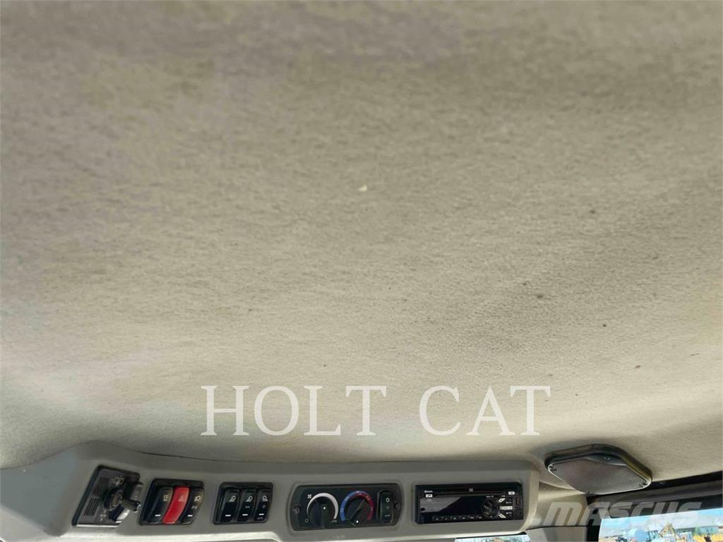 CAT 938M Kolesni nakladalci