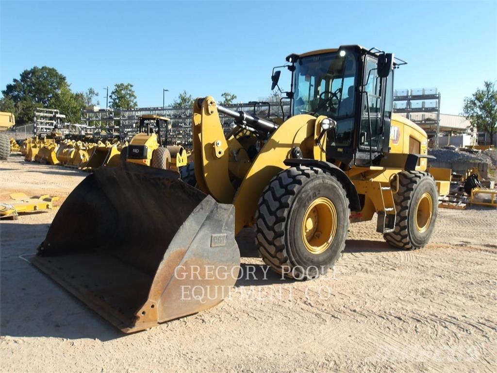 CAT 938M Kolesni nakladalci