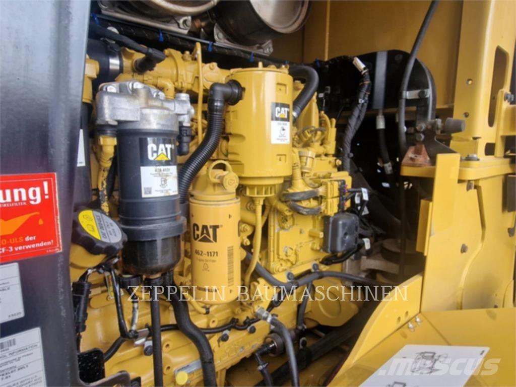 CAT 938M Kolesni nakladalci