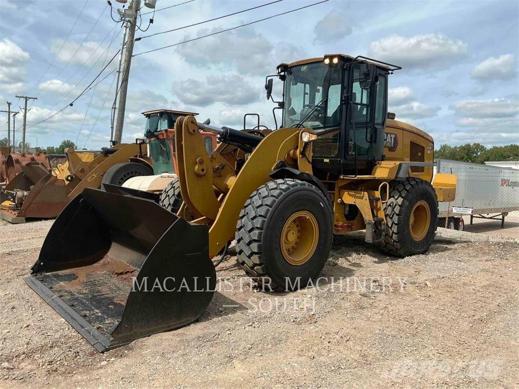 CAT 938M Kolesni nakladalci
