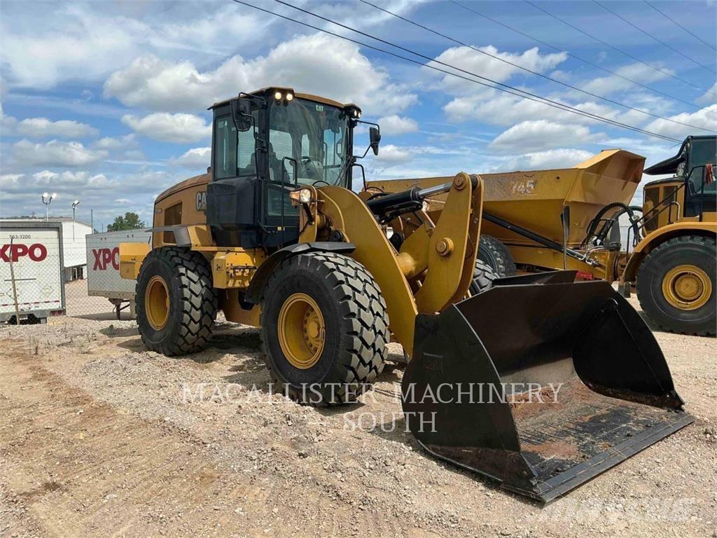 CAT 938M Kolesni nakladalci