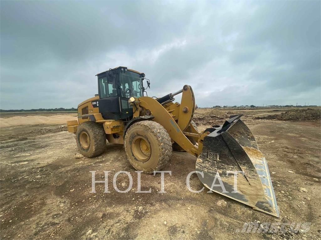 CAT 938M Kolesni nakladalci