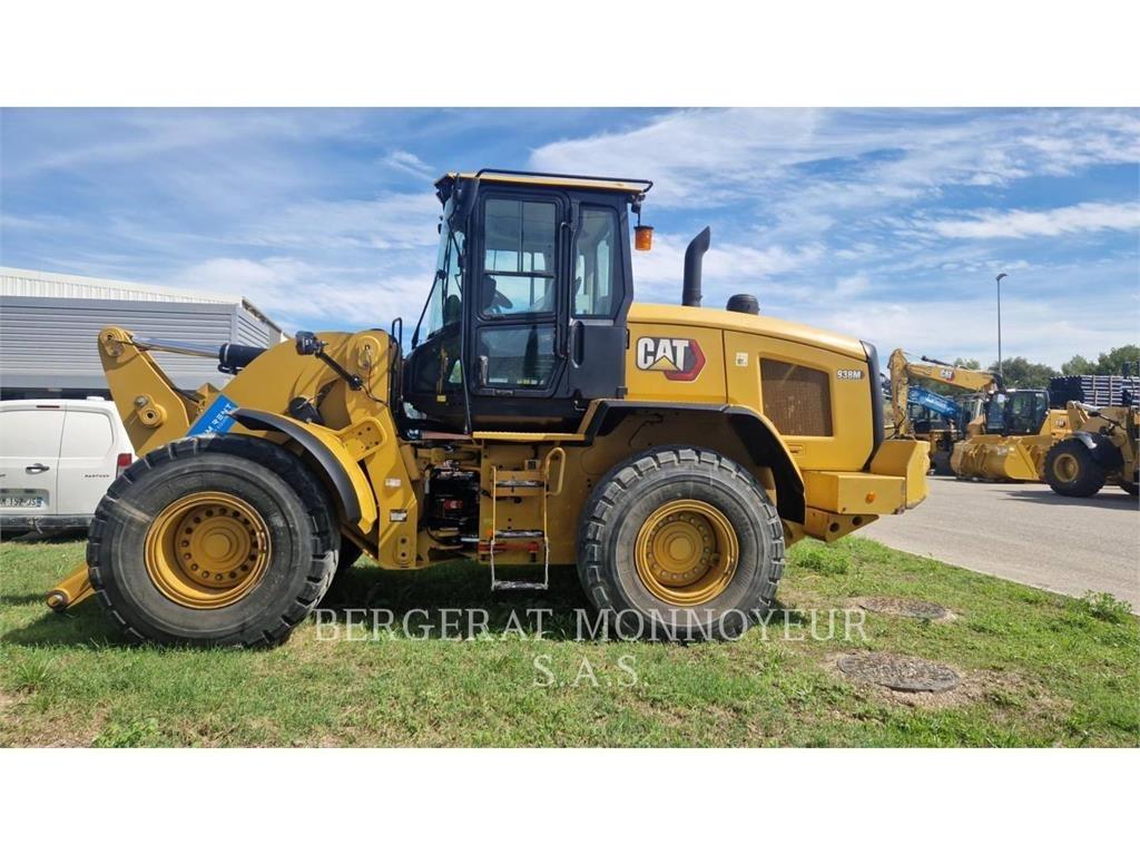 CAT 938M Kolesni nakladalci