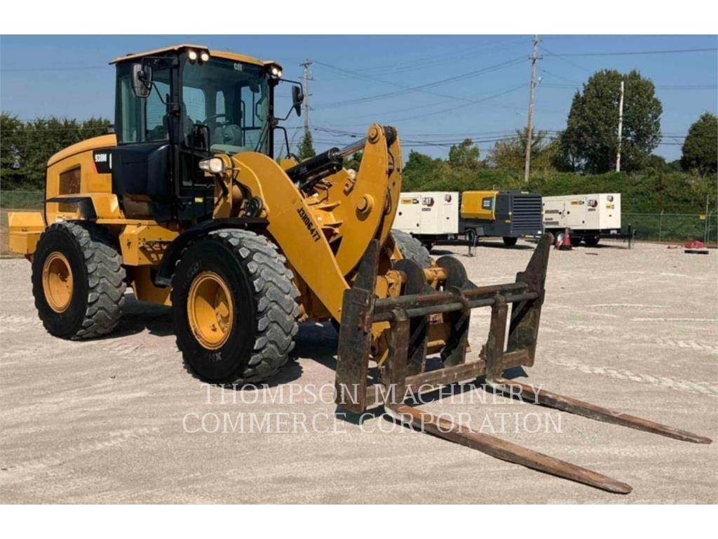 CAT 938M Kolesni nakladalci