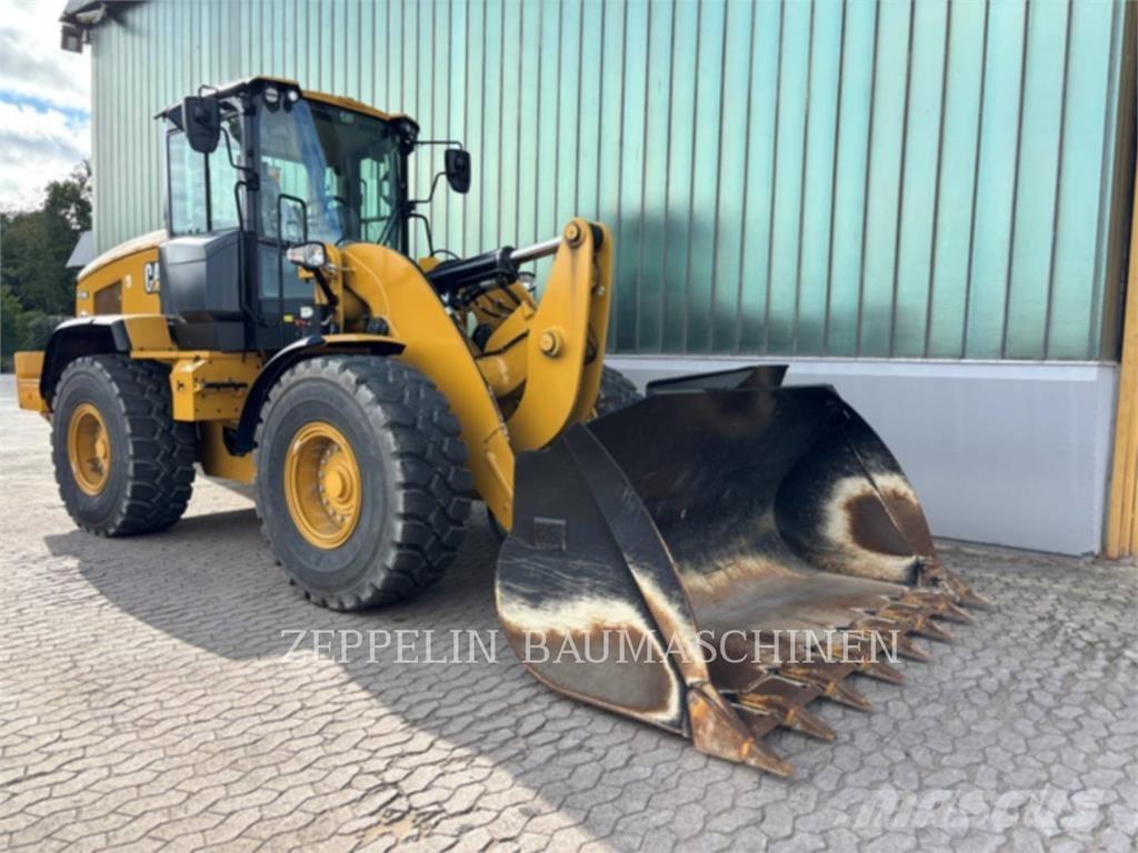 CAT 938M Kolesni nakladalci