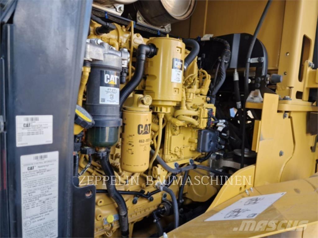 CAT 938M Kolesni nakladalci