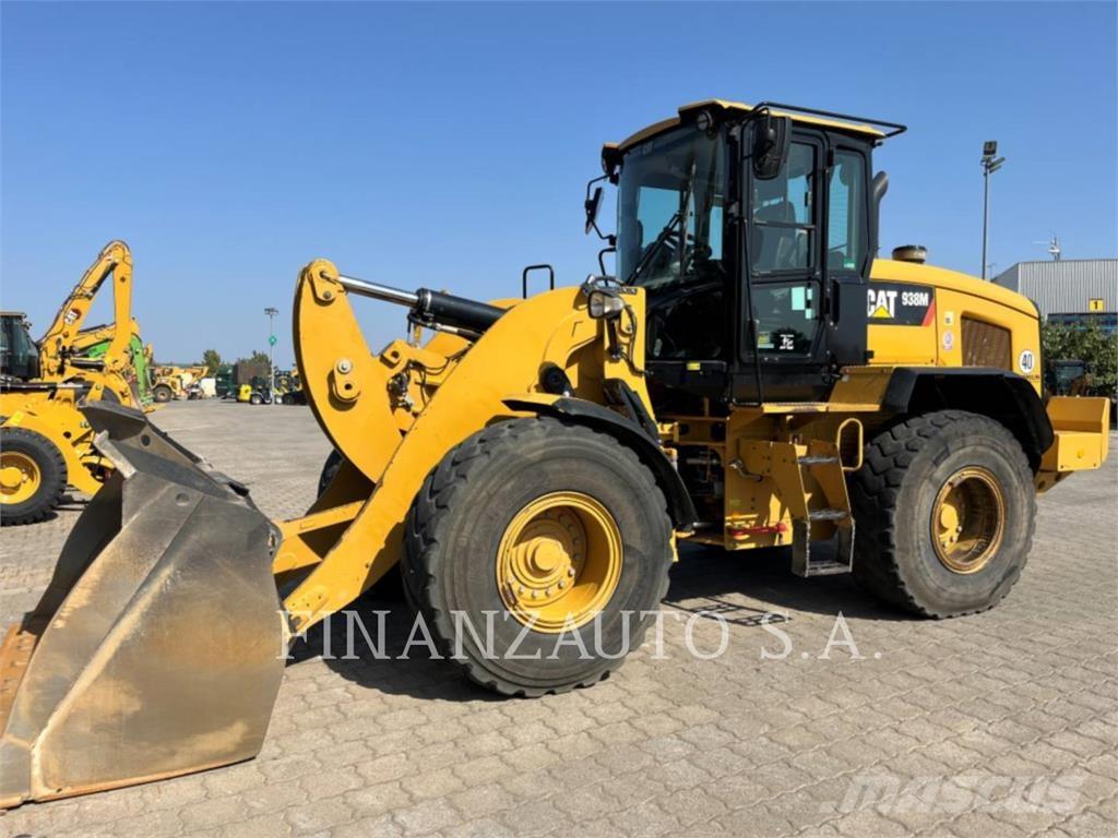 CAT 938M Kolesni nakladalci