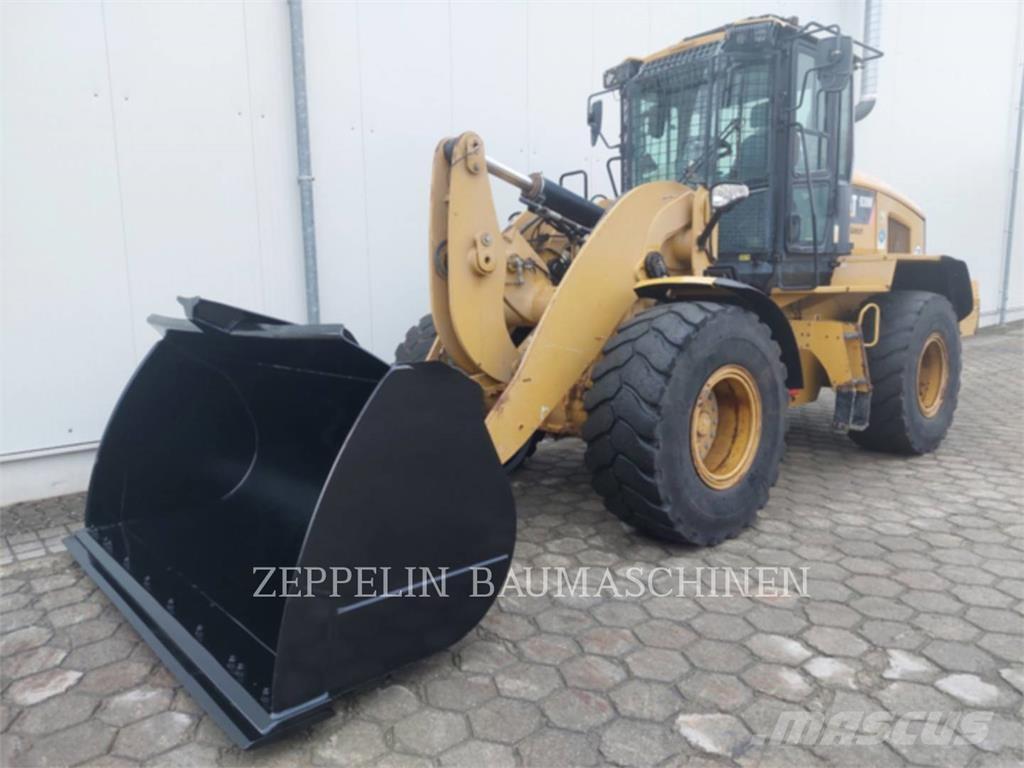 CAT 938M Kolesni nakladalci