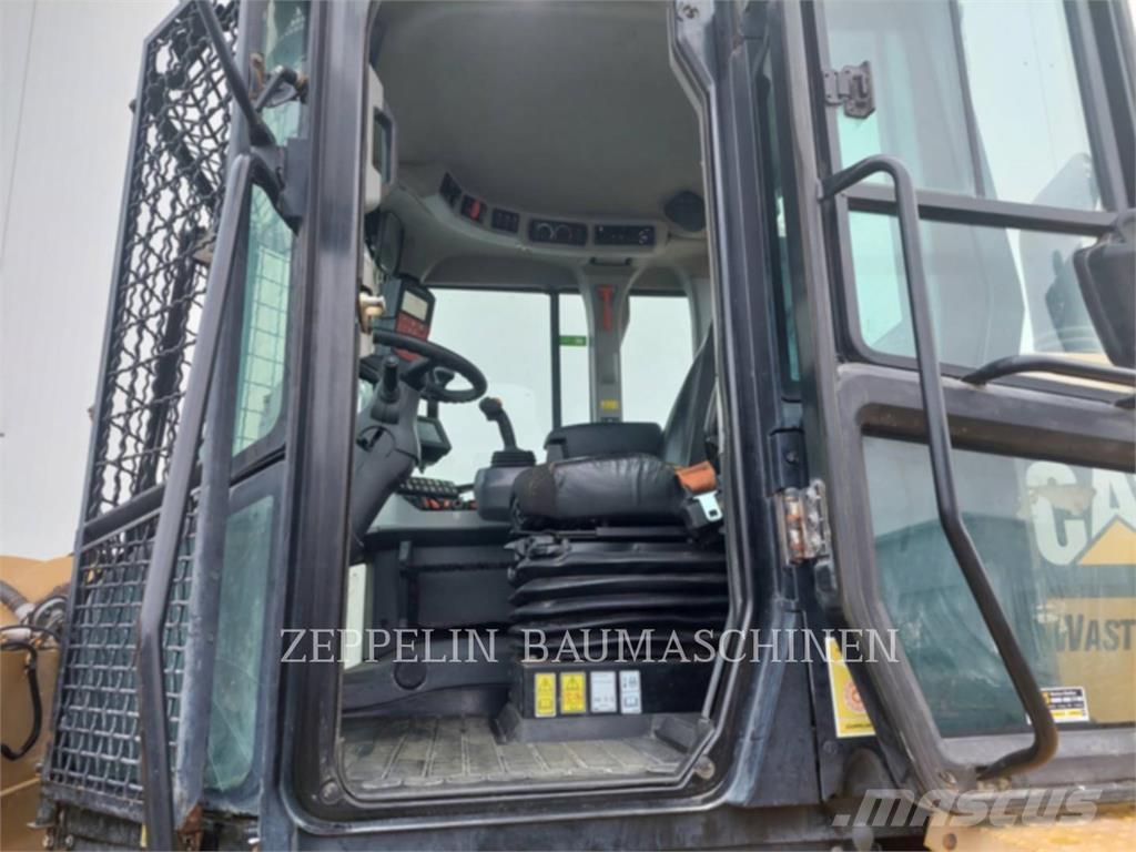 CAT 938M Kolesni nakladalci