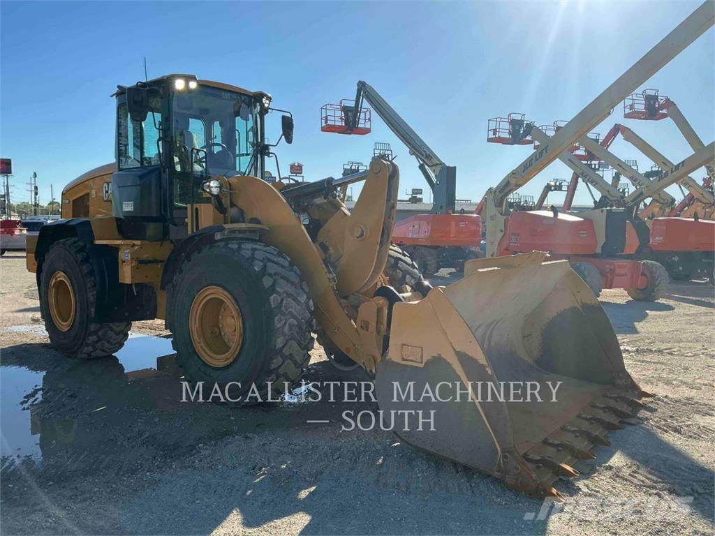 CAT 938M Kolesni nakladalci