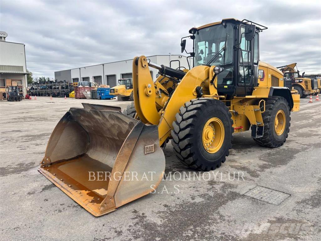 CAT 938M Kolesni nakladalci