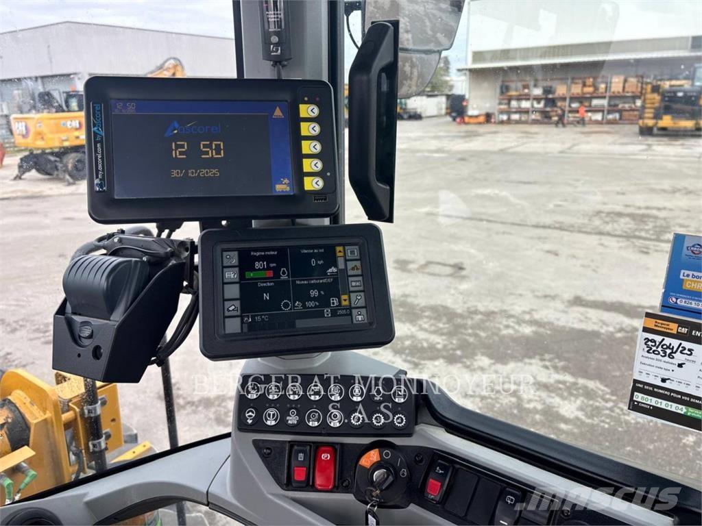 CAT 938M Kolesni nakladalci