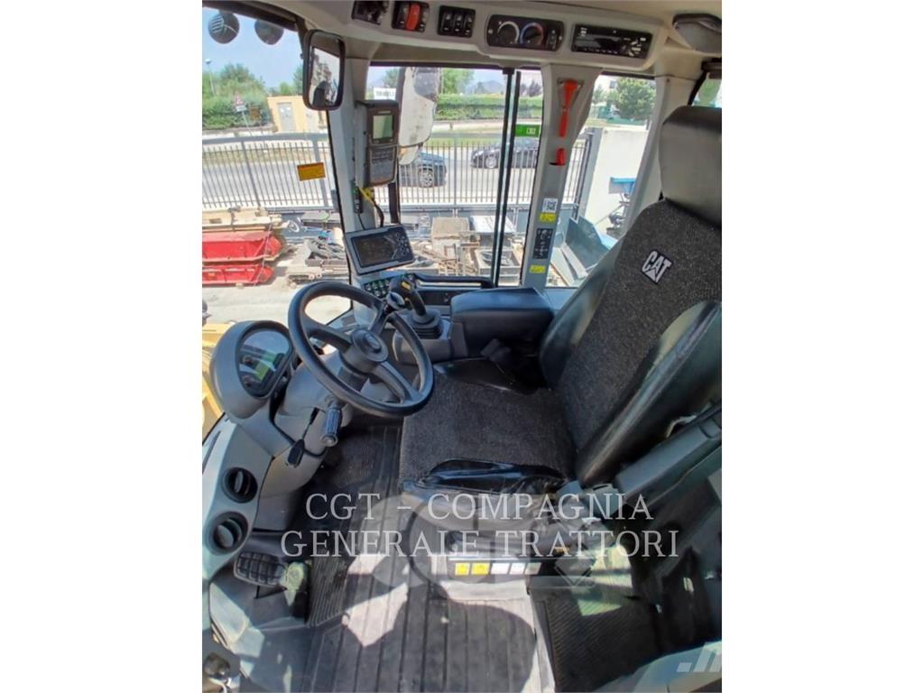 CAT 938M Kolesni nakladalci