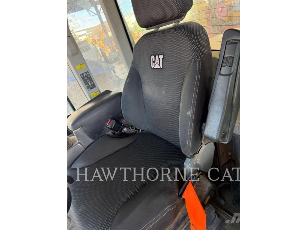 CAT 938M Kolesni nakladalci