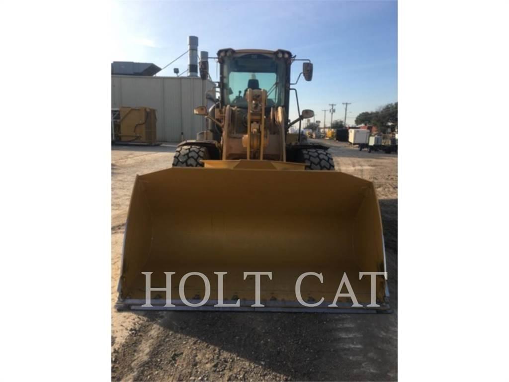 CAT 938M Kolesni nakladalci