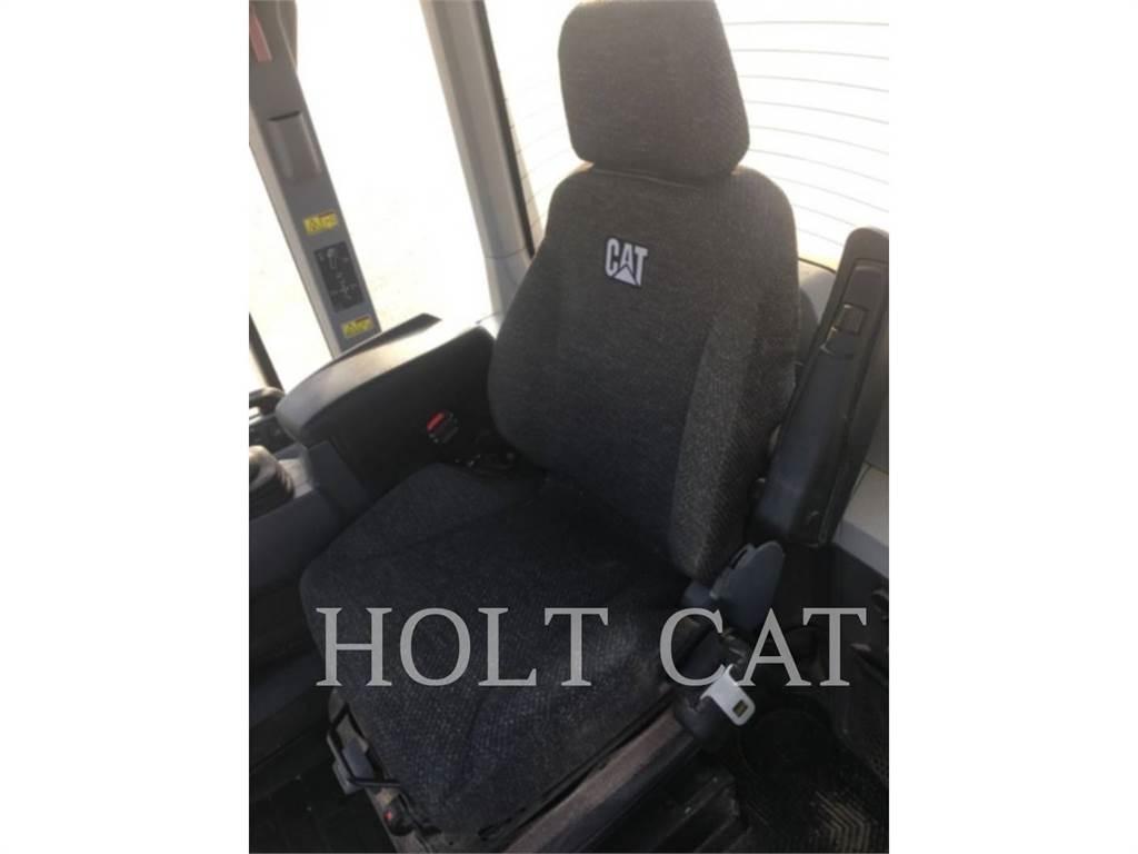 CAT 938M Kolesni nakladalci