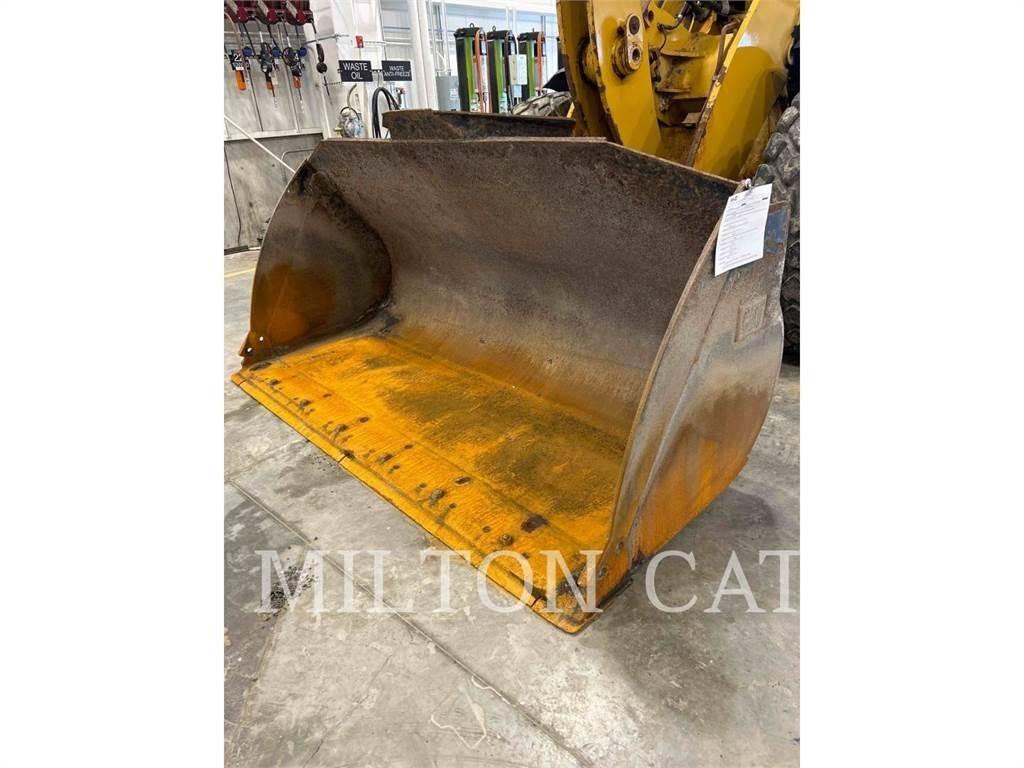 CAT 938M 3V Kolesni nakladalci