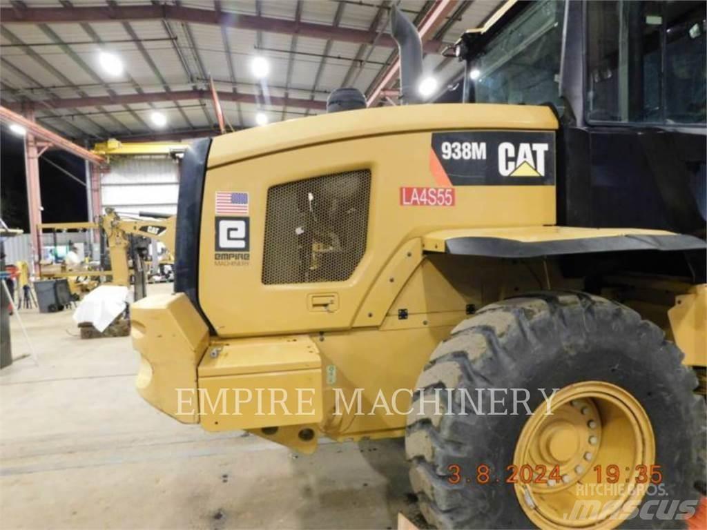CAT 938M FC Kolesni nakladalci