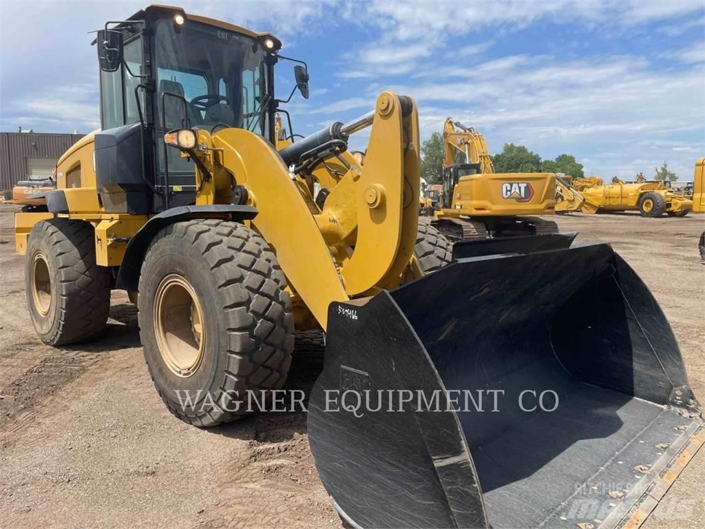 CAT 938M FC Kolesni nakladalci