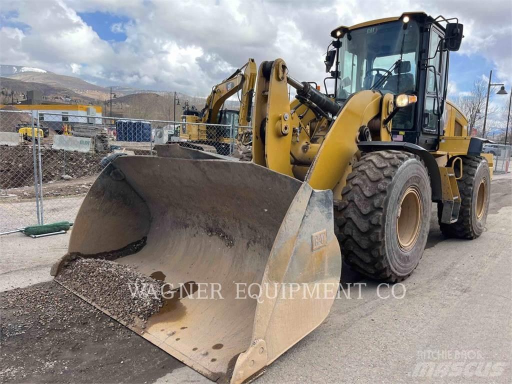 CAT 938M FC Kolesni nakladalci