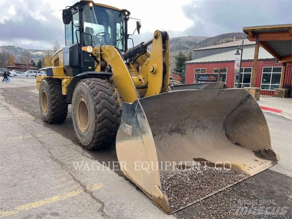 CAT 938M FC Kolesni nakladalci