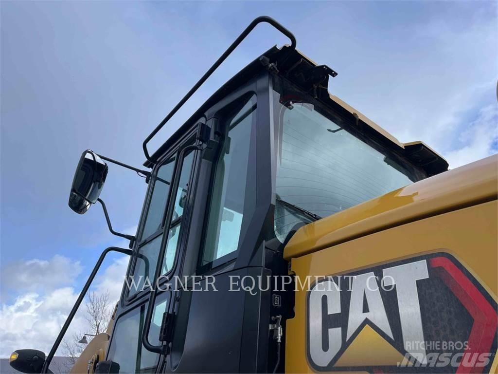 CAT 938M FC Kolesni nakladalci