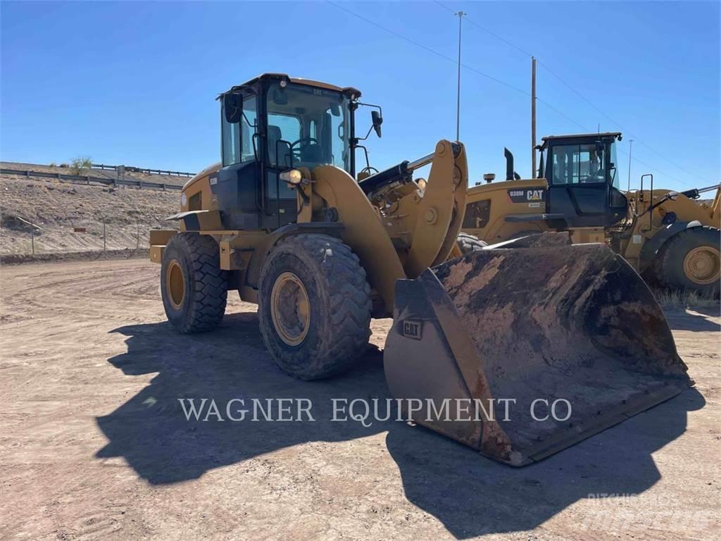 CAT 938M FC Kolesni nakladalci