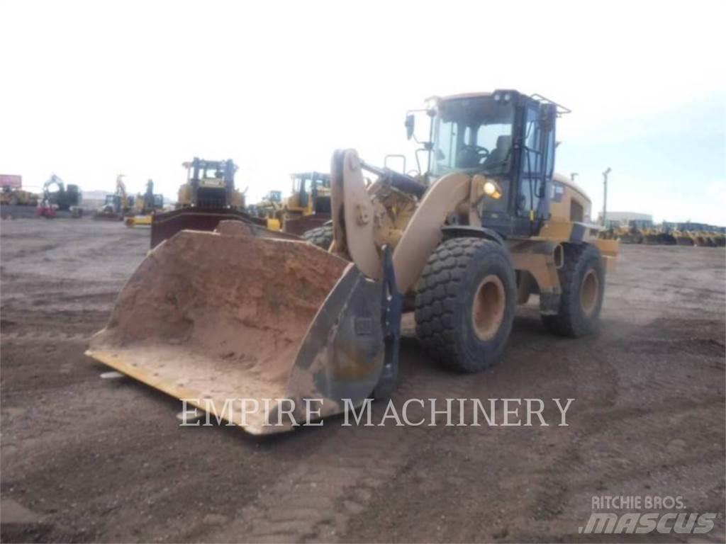CAT 938M FC Kolesni nakladalci