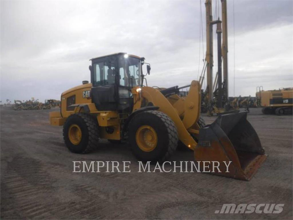 CAT 938M FC Kolesni nakladalci