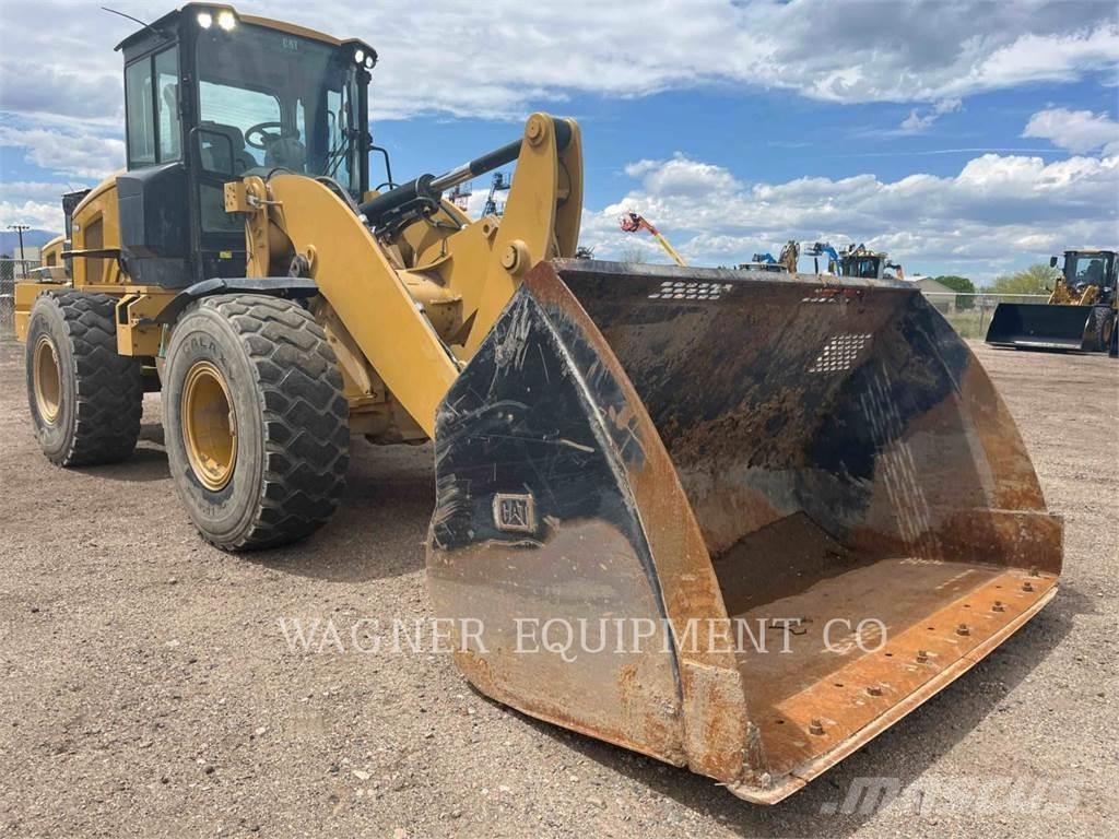 CAT 938M HL Kolesni nakladalci