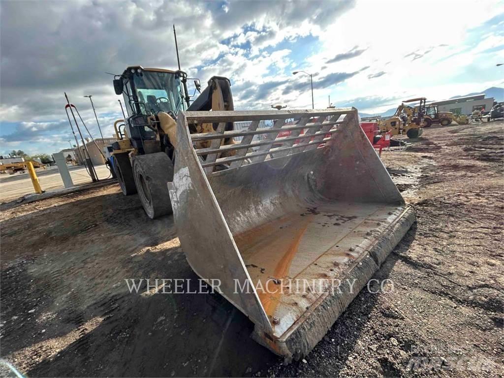 CAT 938M HL WS Kolesni nakladalci