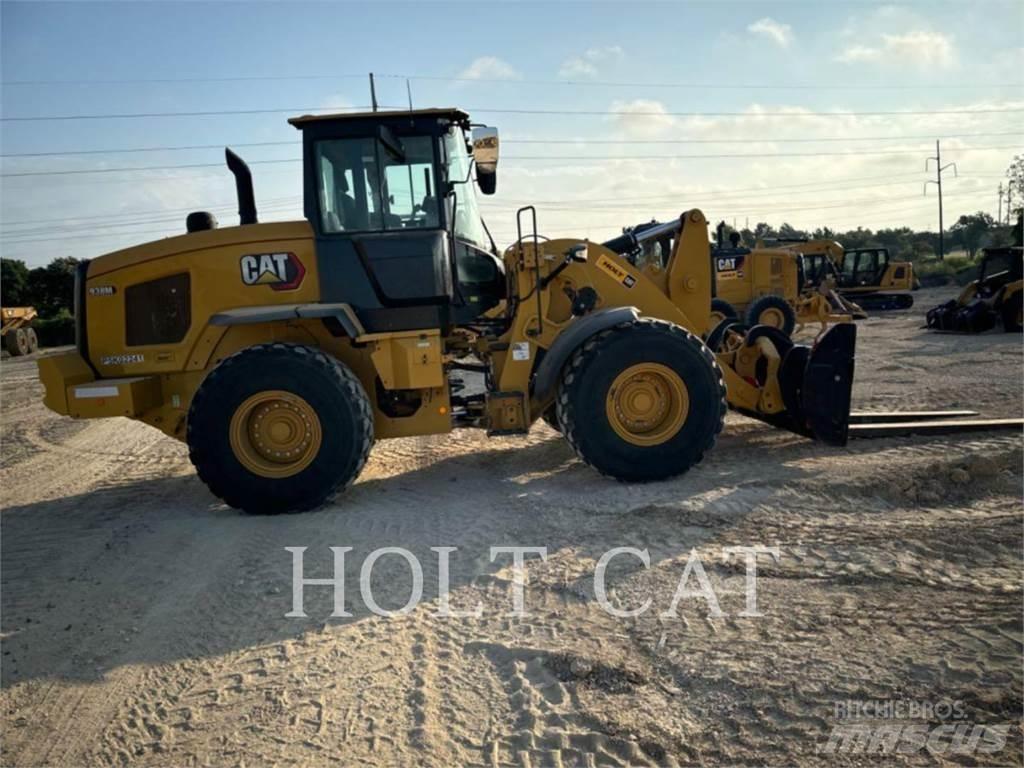 CAT 938M QC Kolesni nakladalci