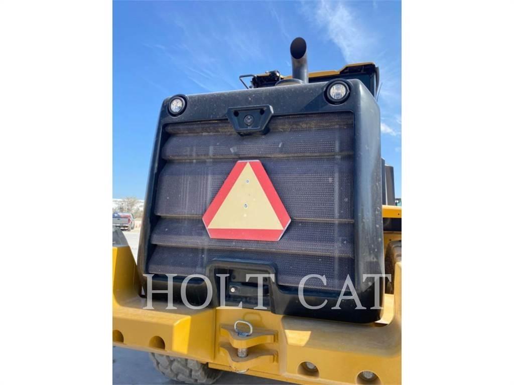CAT 938M QC Kolesni nakladalci
