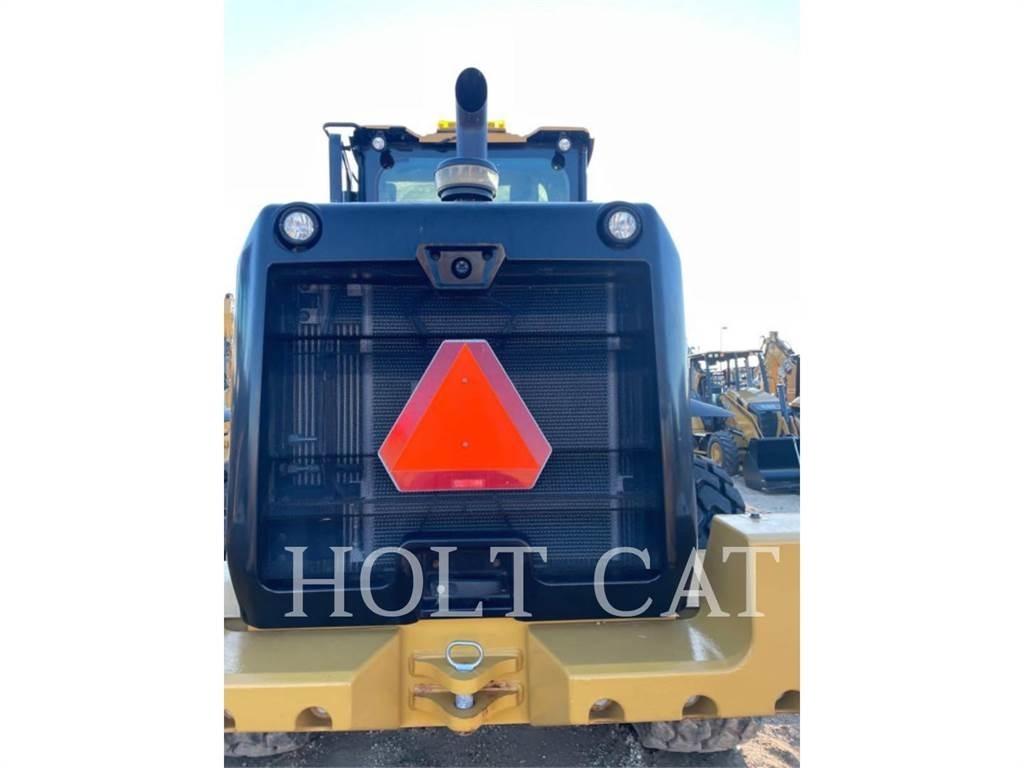 CAT 938M QC Kolesni nakladalci