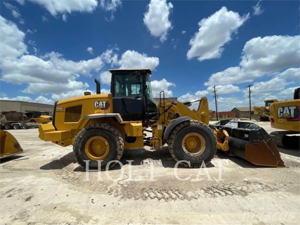 CAT 938M QC Kolesni nakladalci