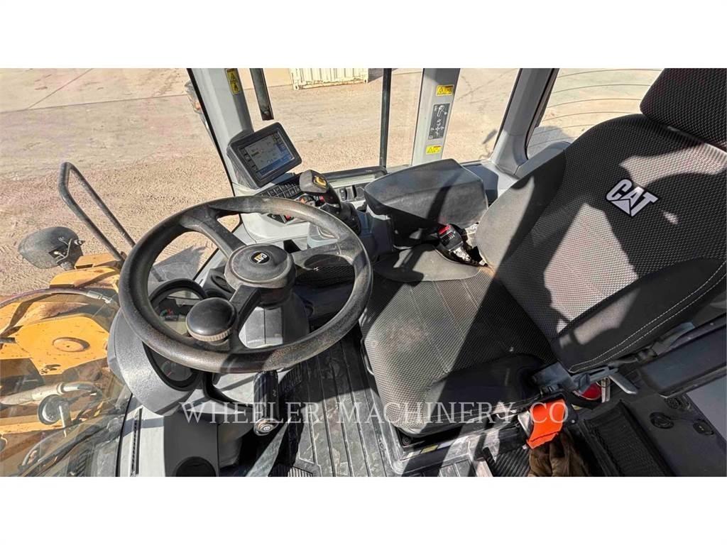CAT 938M QC Kolesni nakladalci