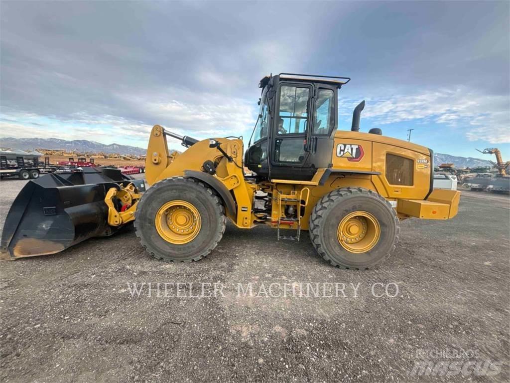 CAT 938M QC Kolesni nakladalci