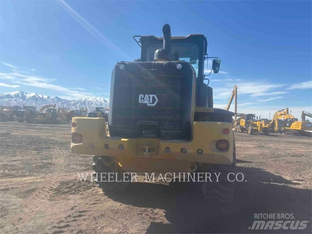 CAT 938M QC Kolesni nakladalci