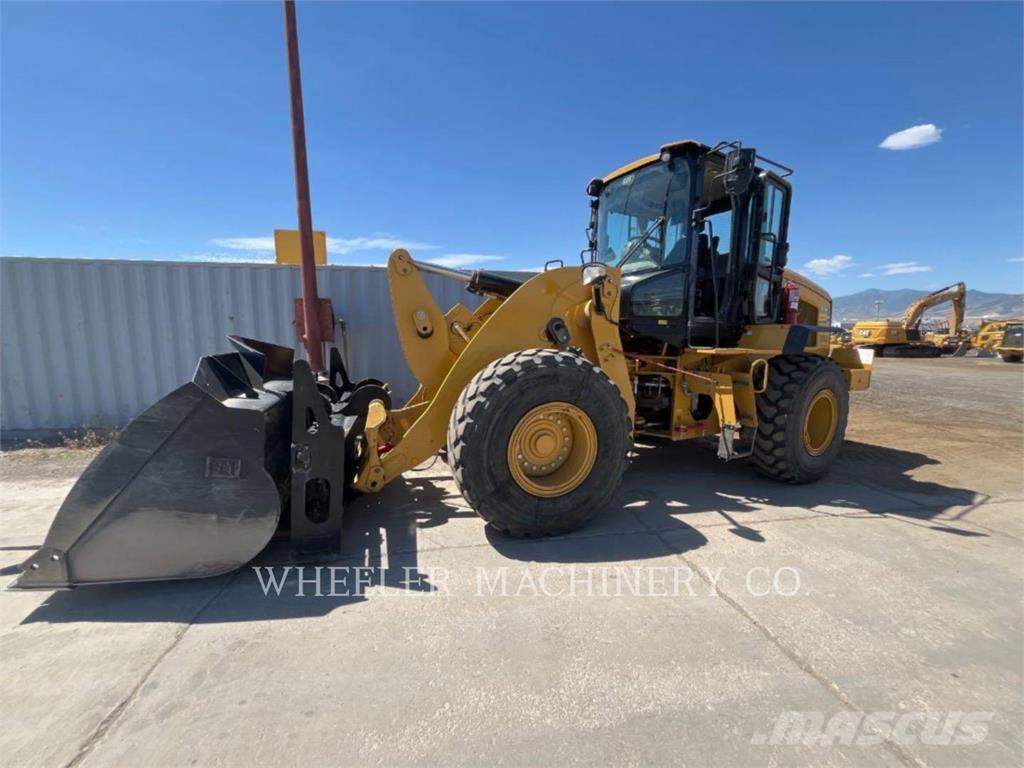 CAT 938M QC Kolesni nakladalci