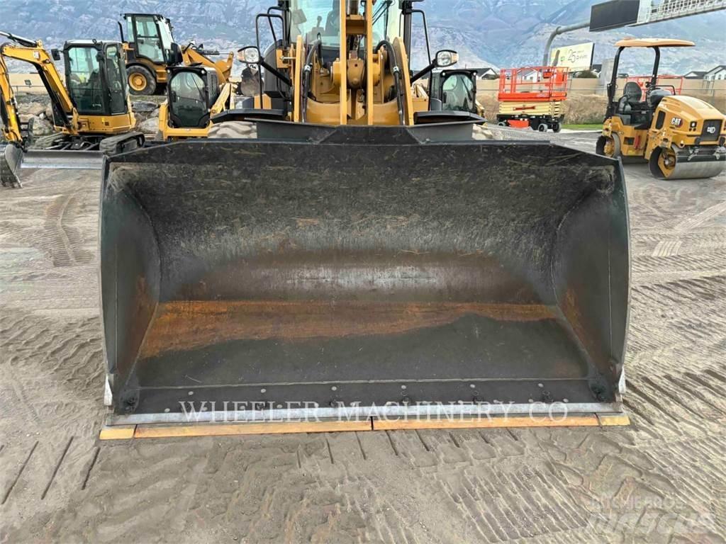 CAT 938M QC 3V Kolesni nakladalci