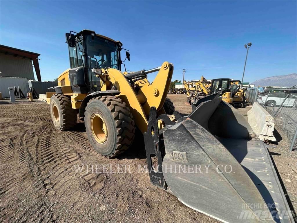 CAT 938M QC 3V Kolesni nakladalci