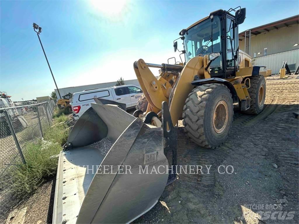 CAT 938M QC 3V Kolesni nakladalci
