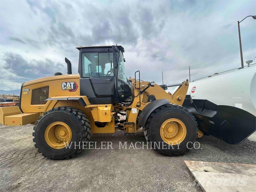 CAT 938M QC 3V Kolesni nakladalci