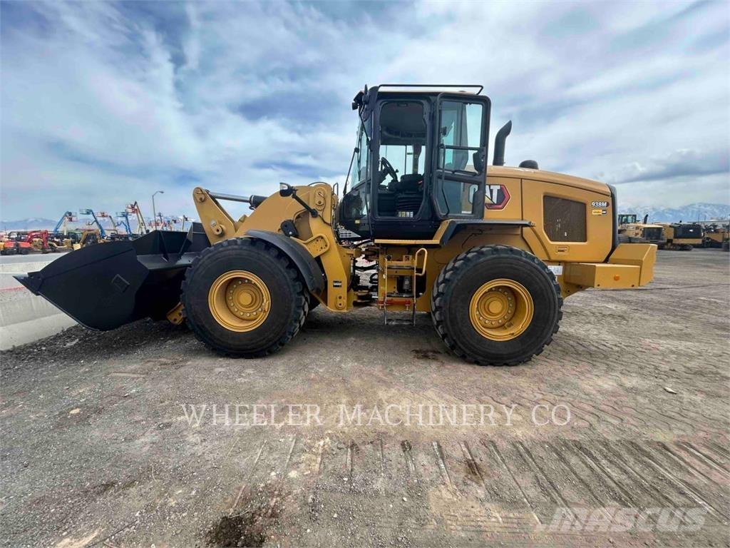 CAT 938M QC 3V Kolesni nakladalci