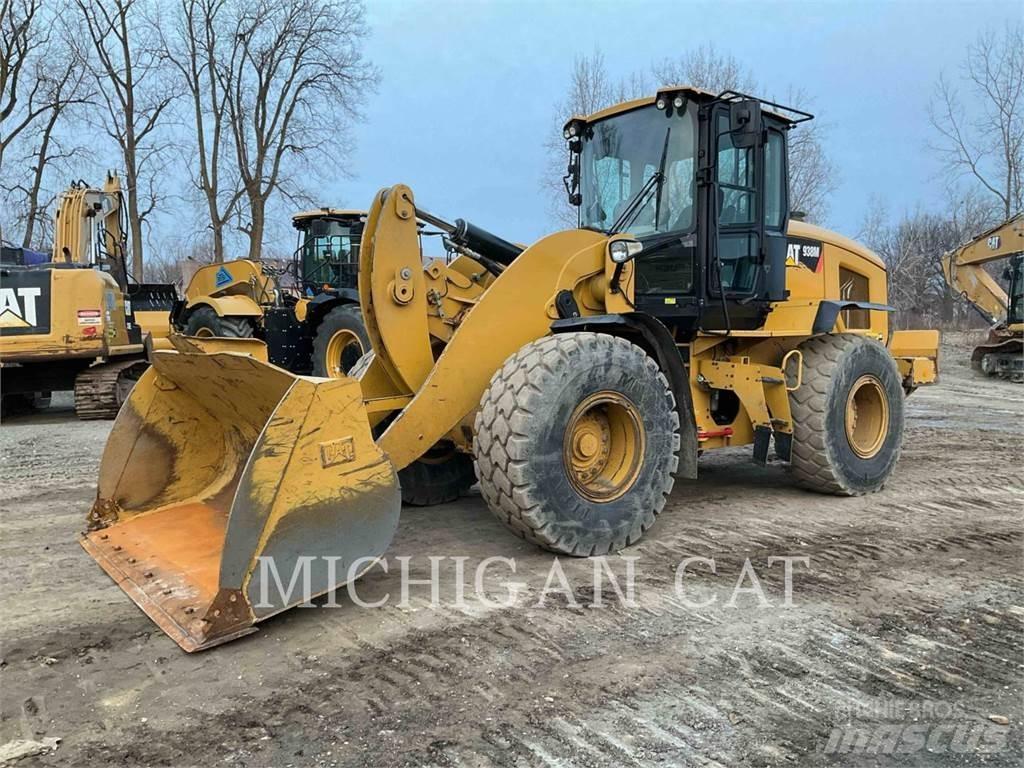 CAT 938M R+ Kolesni nakladalci