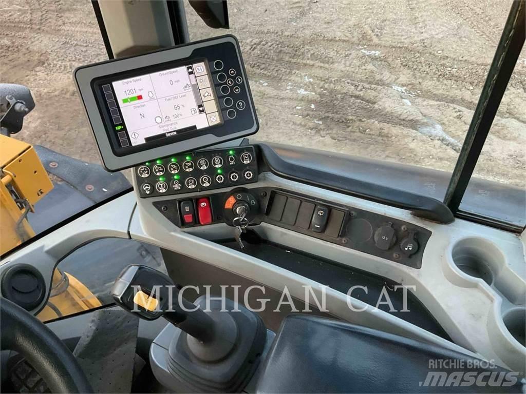 CAT 938M R+ Kolesni nakladalci